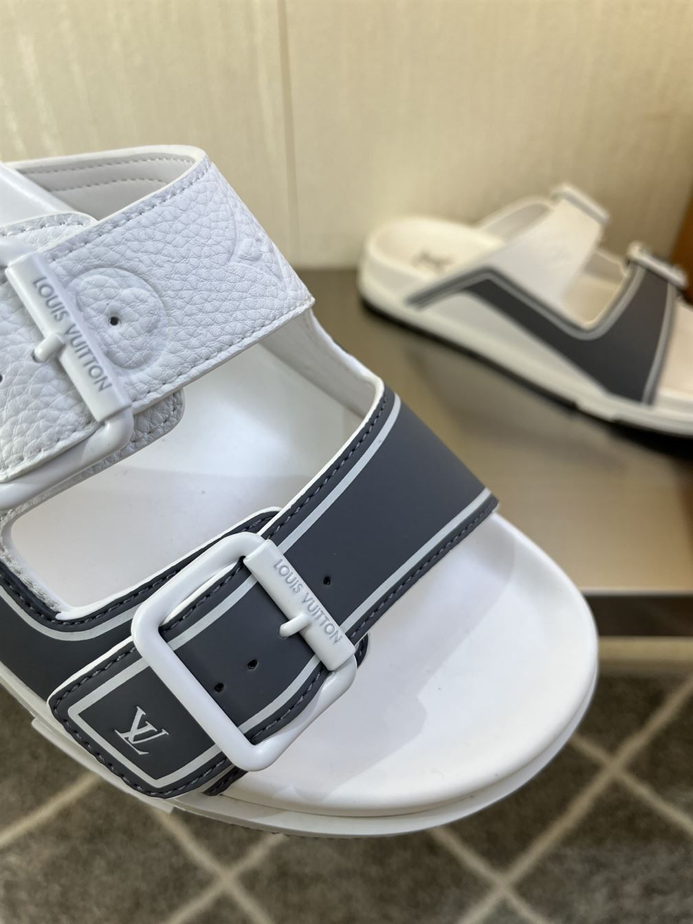 LOUIS VUITTON LV TRAINER MULES - LVSD024