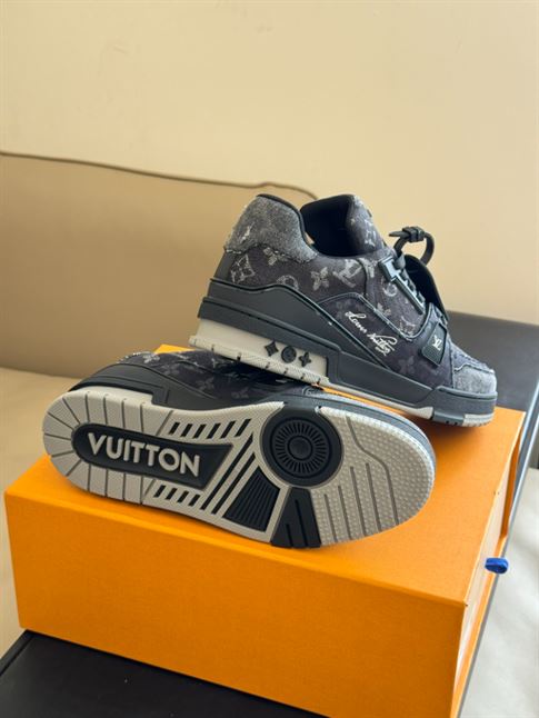 LOUIS VUITTON LV TRAINER SNEAKER - LVS171