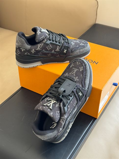 LOUIS VUITTON LV TRAINER SNEAKER - LVS171