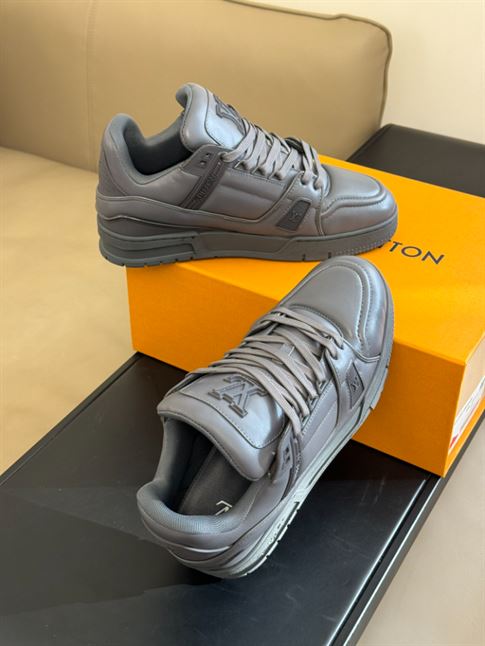 LOUIS VUITTON LV TRAINER SNEAKER - LVS179