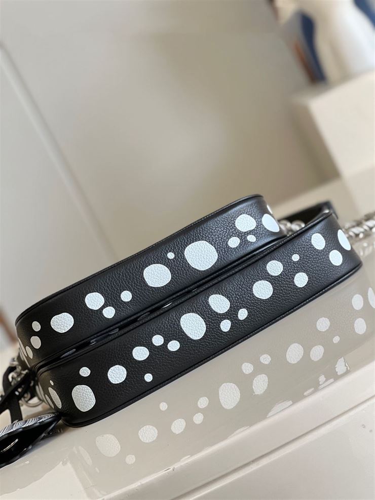 LOUIS VUITTON LV X YK MULTI POCHETTE