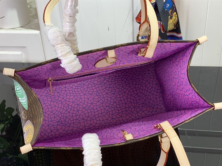 LOUIS VUITTON LV X YK ONTHEGO MM MONOGRAM