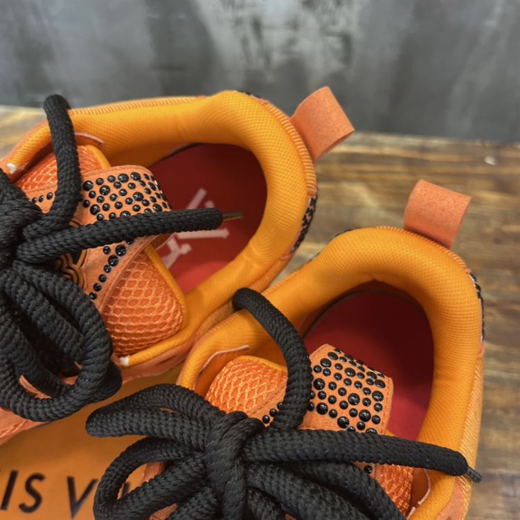 LOUIS VUITTON LVSK8 SNEAKER - LVS076