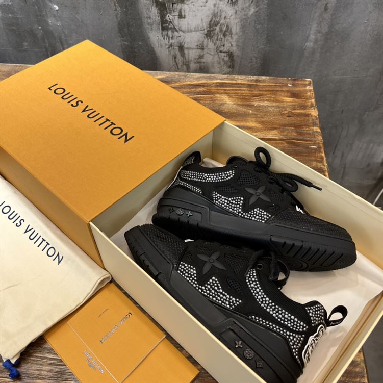 LOUIS VUITTON SNEAKER - LVS078