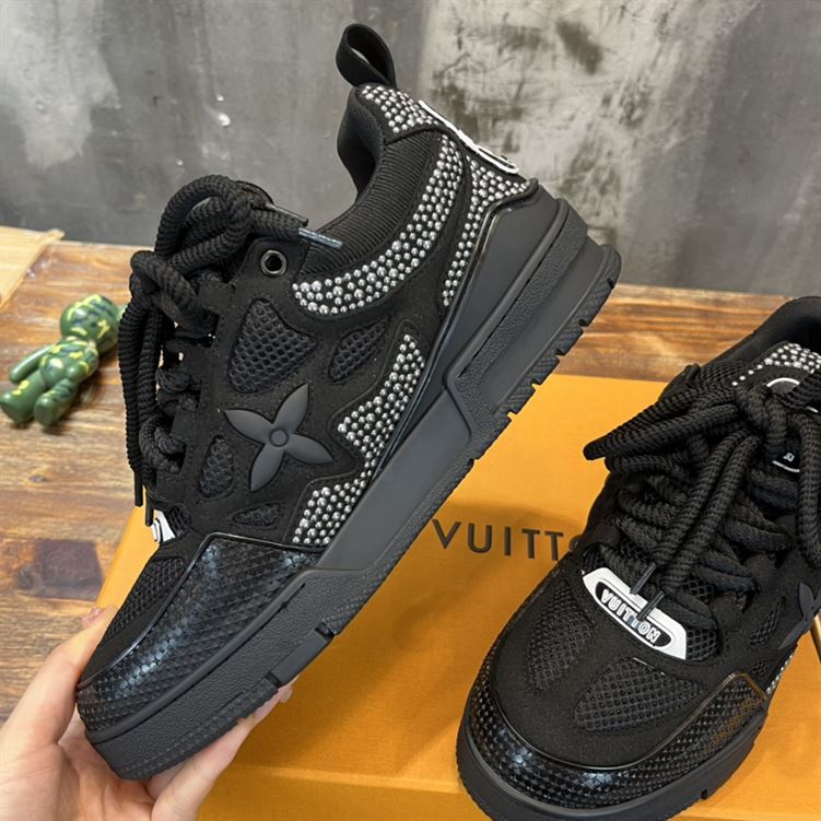 LOUIS VUITTON SNEAKER - LVS078