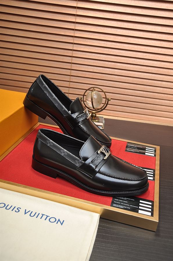 LOUIS VUITTON MAJOR LOAFER - VL016