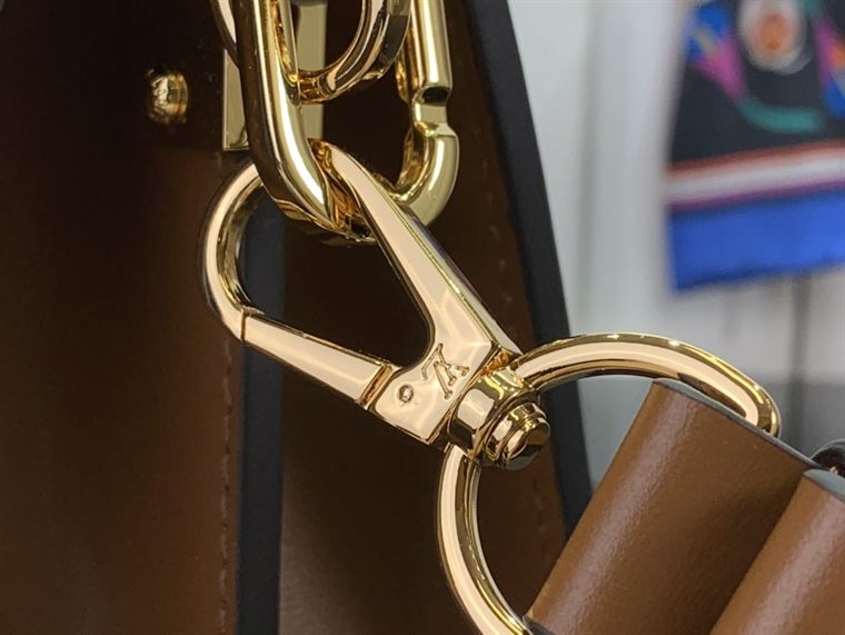 LOUIS VUITTON MINI DAUPHINE LOCK XL