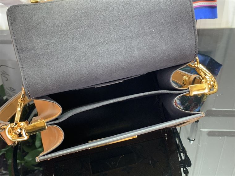 LOUIS VUITTON MINI DAUPHINE LOCK XL