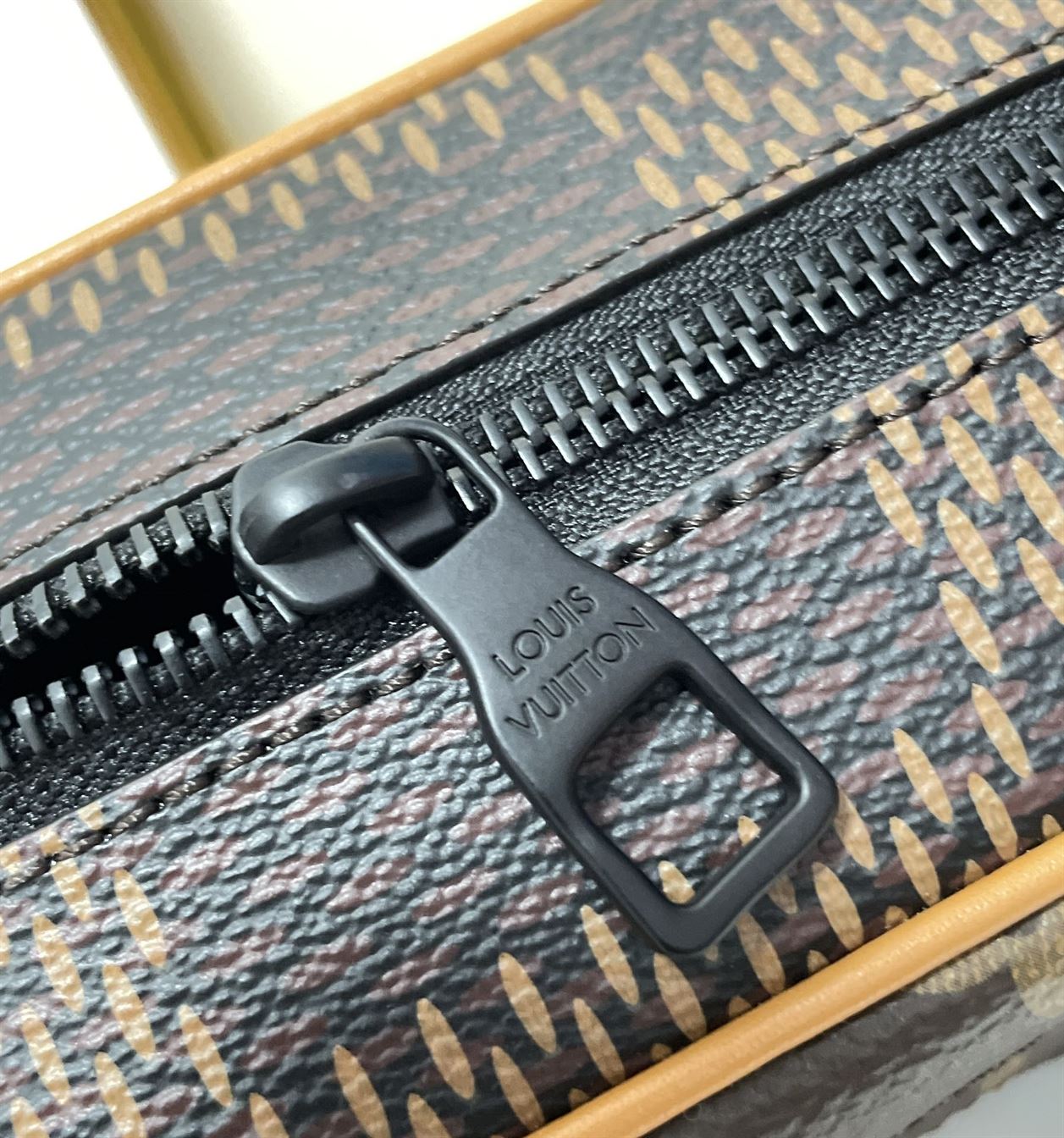 LOUIS VUITTON MINI SOFT TRUNK DAMIER EBENE - LVB070