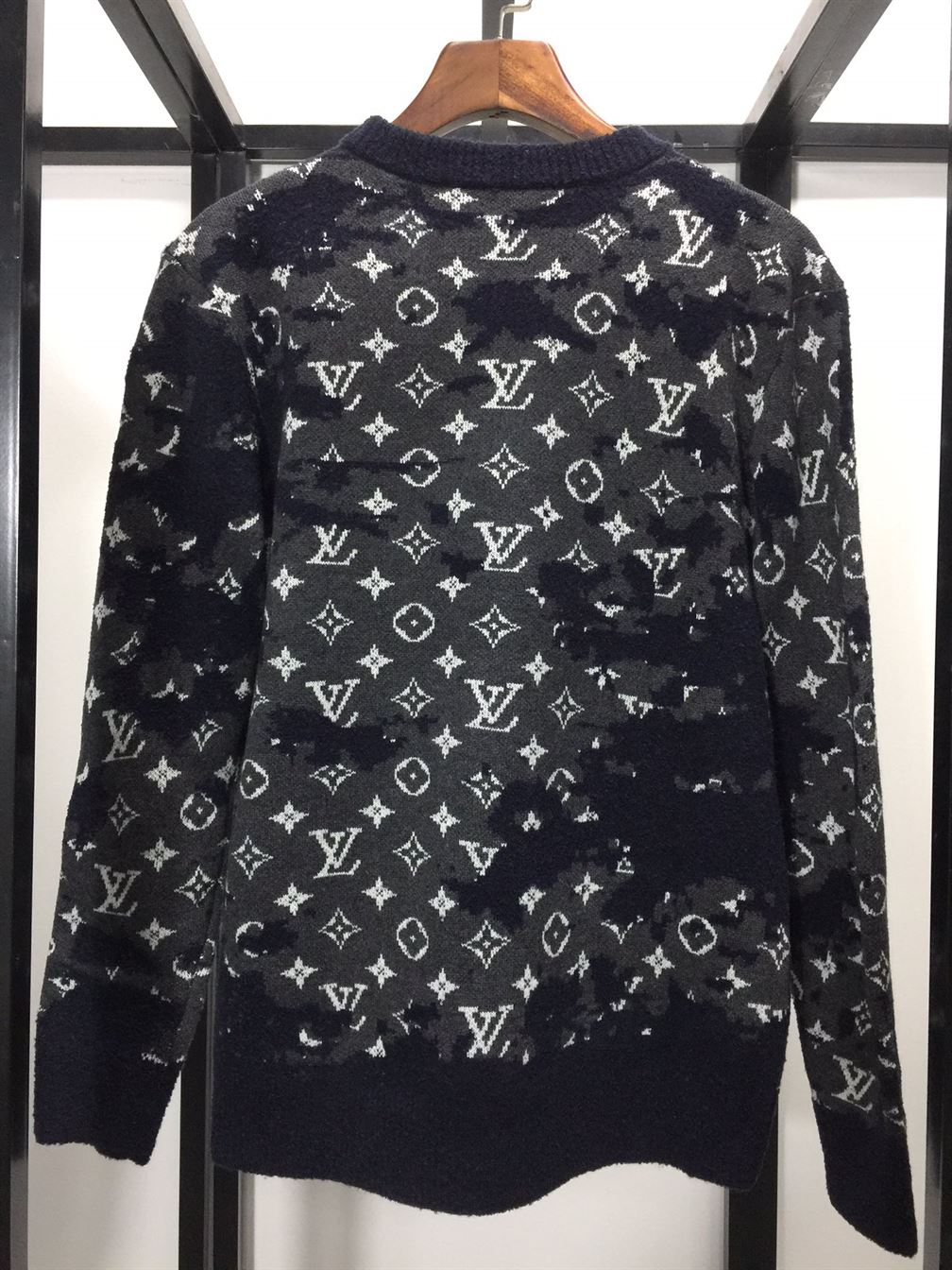 LOUIS VUITTON MONOGRAM CREWNECK - LVH001