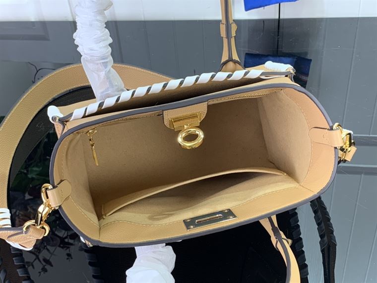 LOUIS VUITTON ON MY SIDE PM HIGH END