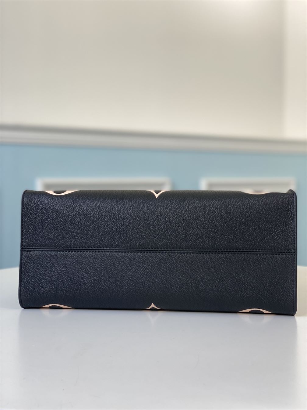 LOUIS VUITTON ONTHEGO MM BICOLOR MONOGRAM