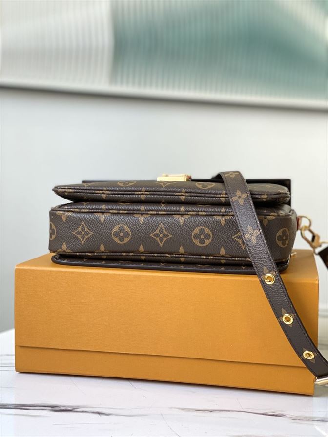LOUIS VUITTON POCHETTE METIS MONOGRAM