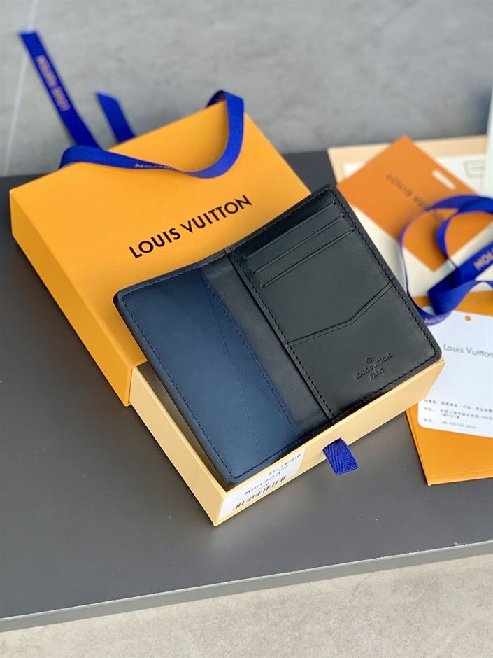 LOUIS VUITTON POCKET