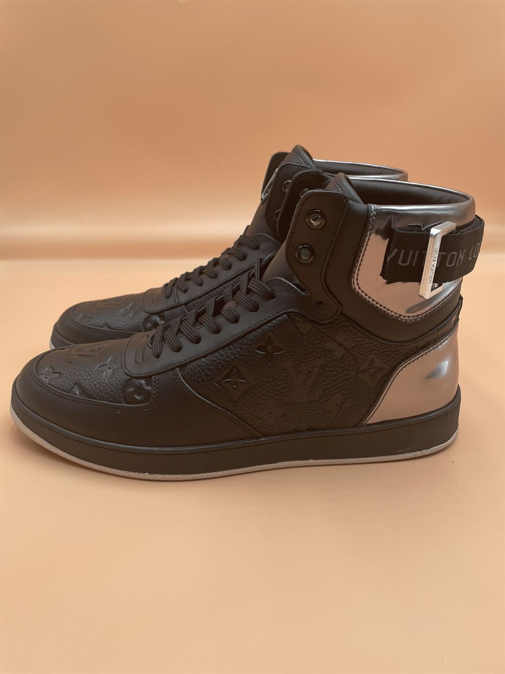 LOUIS VUITTON RIVOLI BOOTS - LVS103