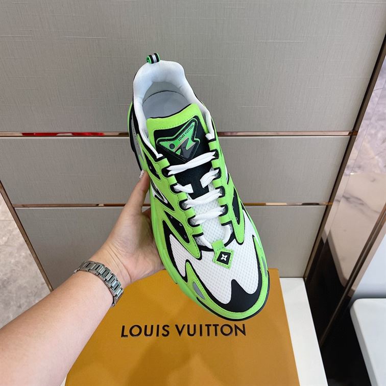 LOUIS VUITTON RUNNER TATIC SNEAKER - LVS024