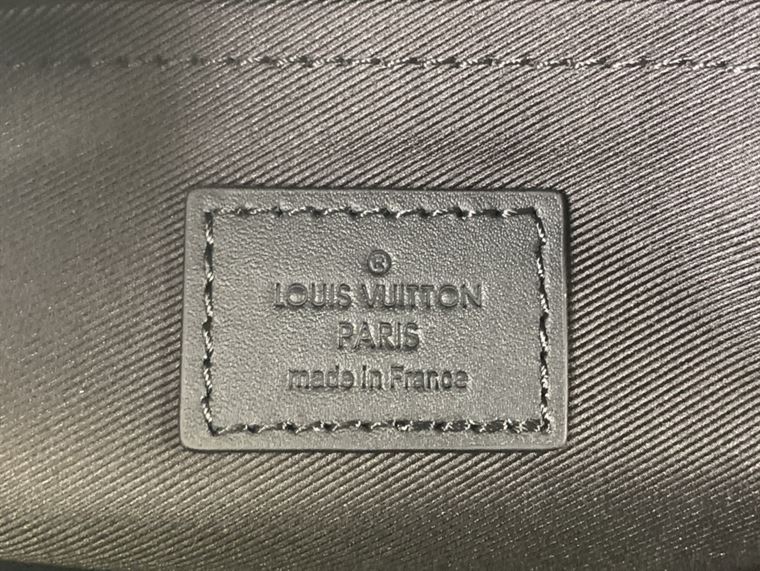 LOUIS VUITTON S LOCK MESSENGER MONOGRAM MACASSAR - LVB056
