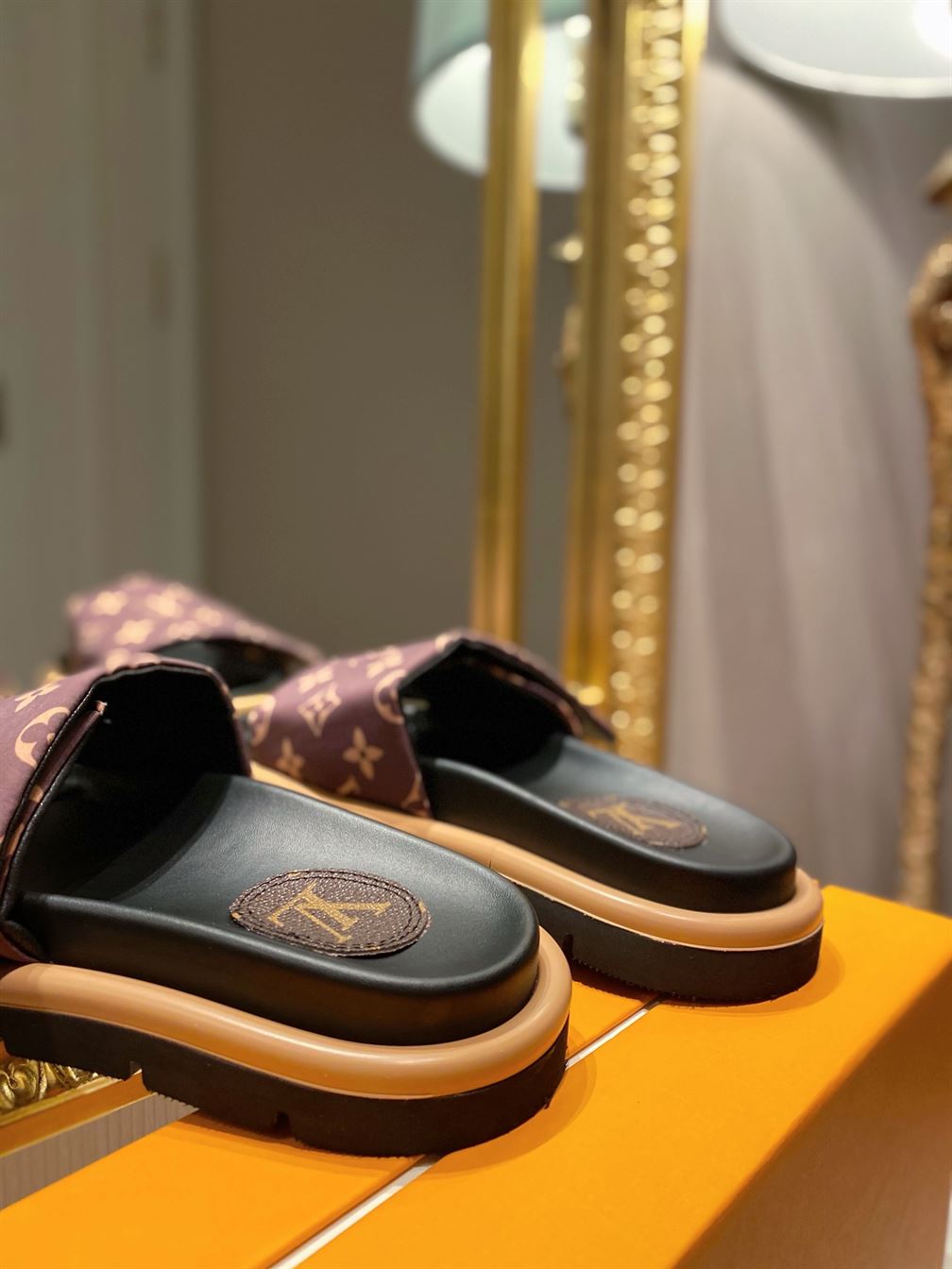 LOUIS VUITTON SLIDES - LVSD009
