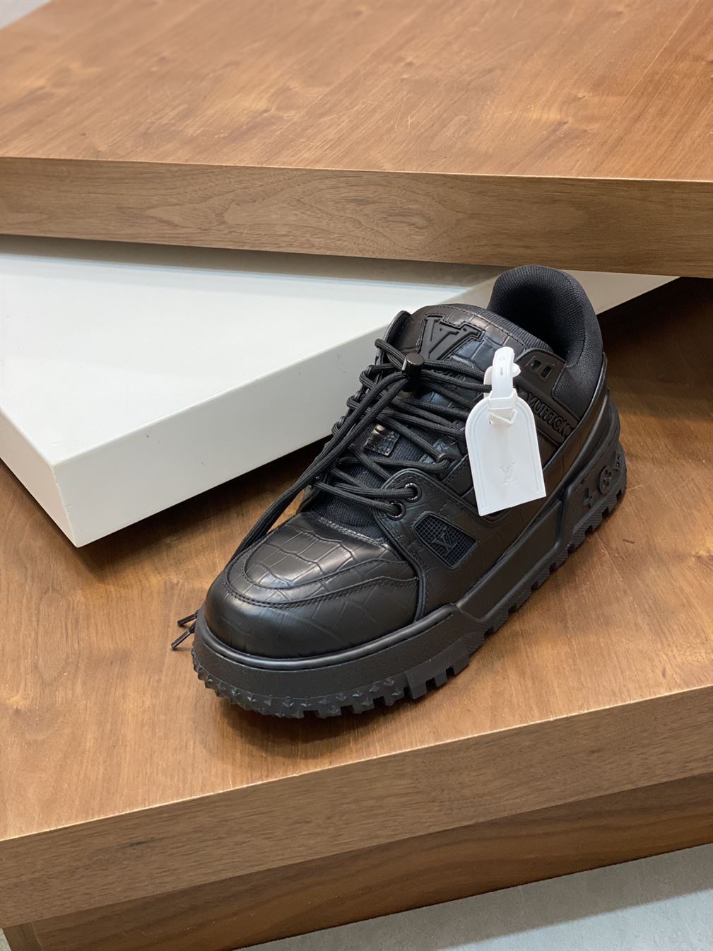 LOUIS VUITTON SS24 SNEAKER - LVS162