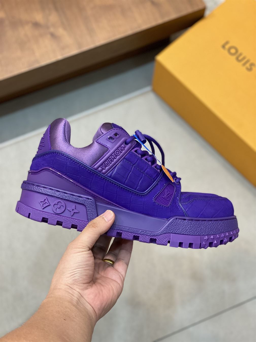 LOUIS VUITTON SS24 SNEAKER - LVS164