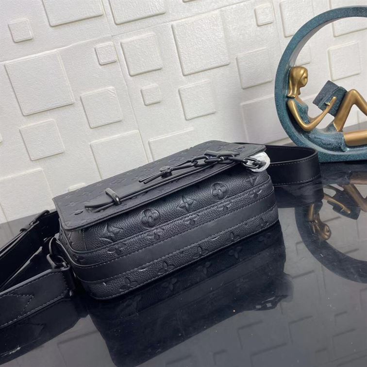 LOUIS VUITTON STEAMER MESSENGER TAURILLON MONOGRAM - LVB059