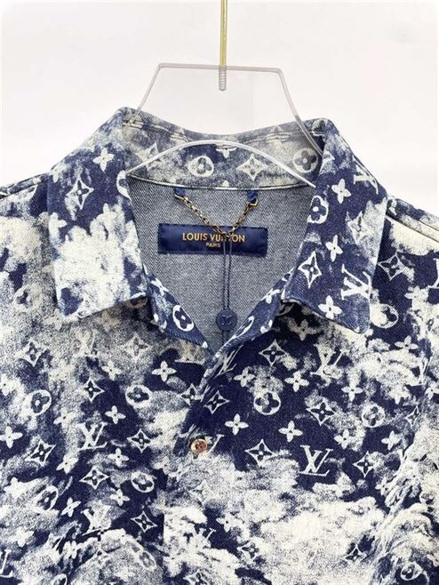 LOUIS VUITTON TAPESTRY MONOGRAM - LVTS050