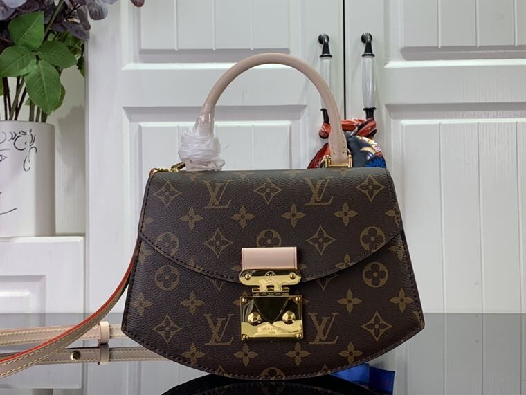 LOUIS VUITTON TILSITT MONOGRAM CANVAS