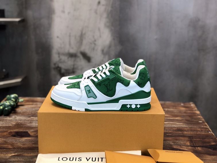 LOUIS VUITTON TRAINER SNEAKER - LVS032