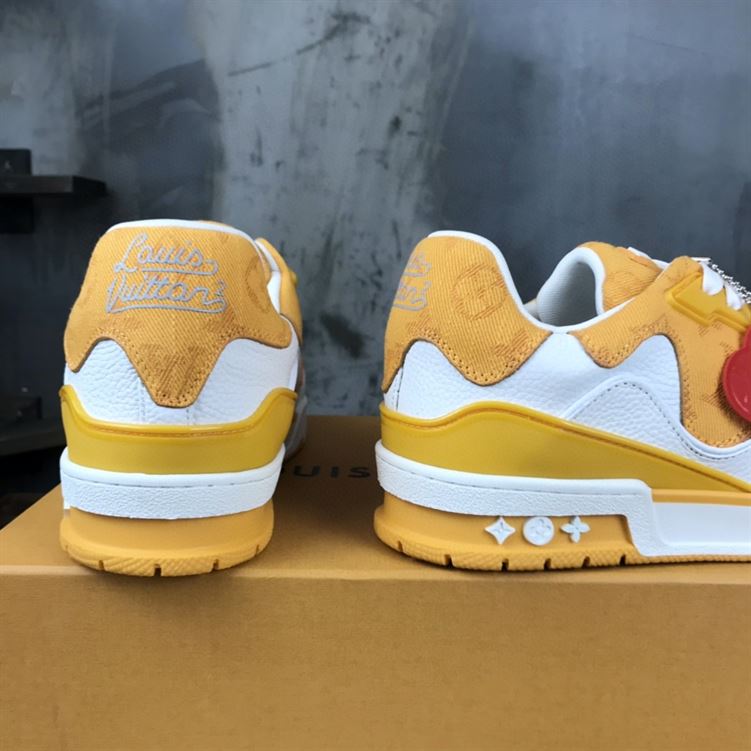 LOUIS VUITTON TRAINER SNEAKER - LVS033