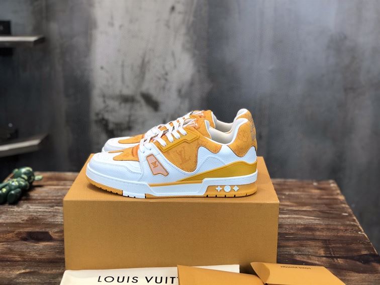 LOUIS VUITTON TRAINER SNEAKER - LVS033