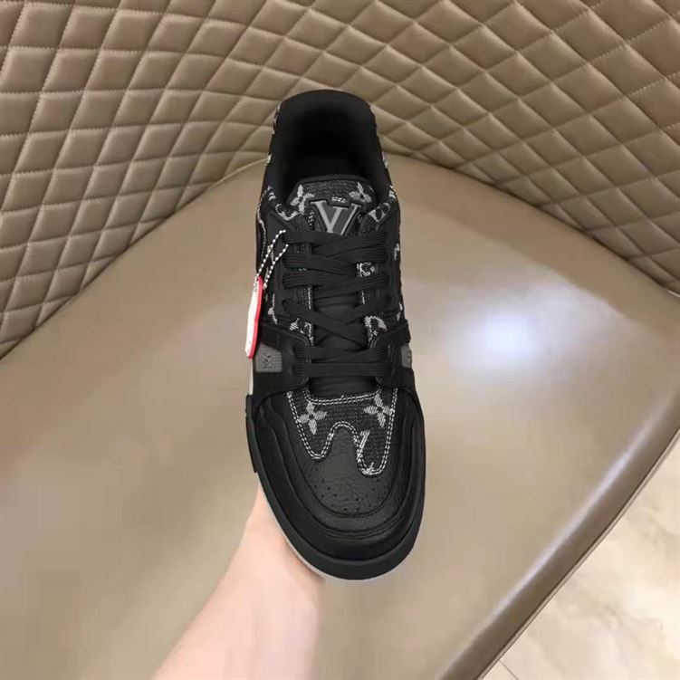 LOUIS VUITTON TRAINER SNEAKER - LVS045