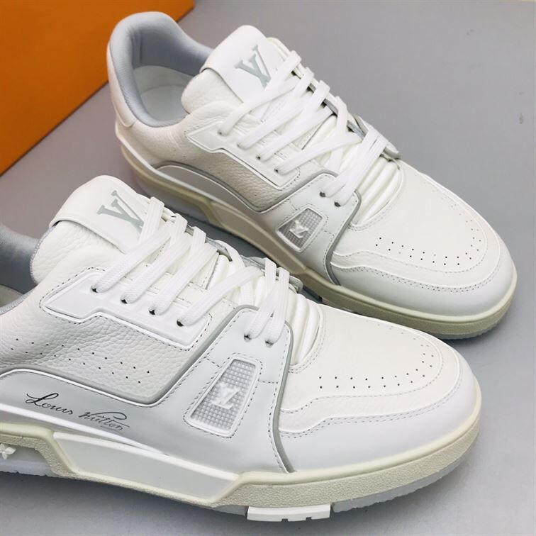 LOUIS VUITTON TRAINER SNEAKER - LVS124