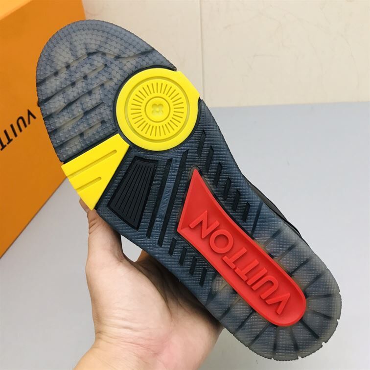 LOUIS VUITTON TRAINER SNEAKER - LVS127