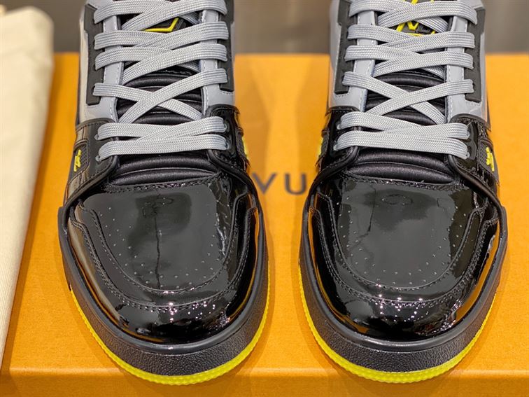 LOUIS VUITTON TRAINER SNEAKERS IN BLACK PATENT CANVAS - LVS004