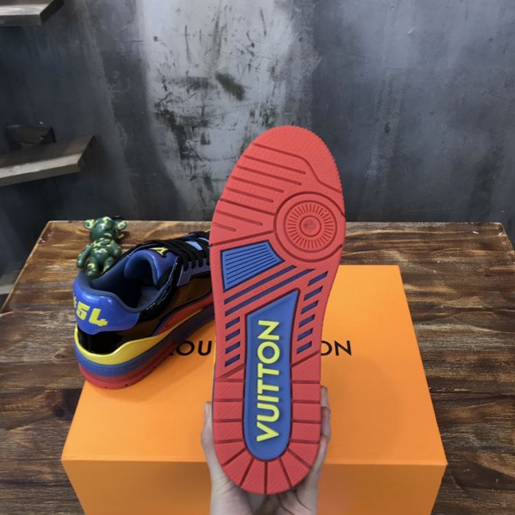 LOUIS VUITTON TRAINER SNEAKERS IN NAVY BLUE PATENT CANVAS - LVS034