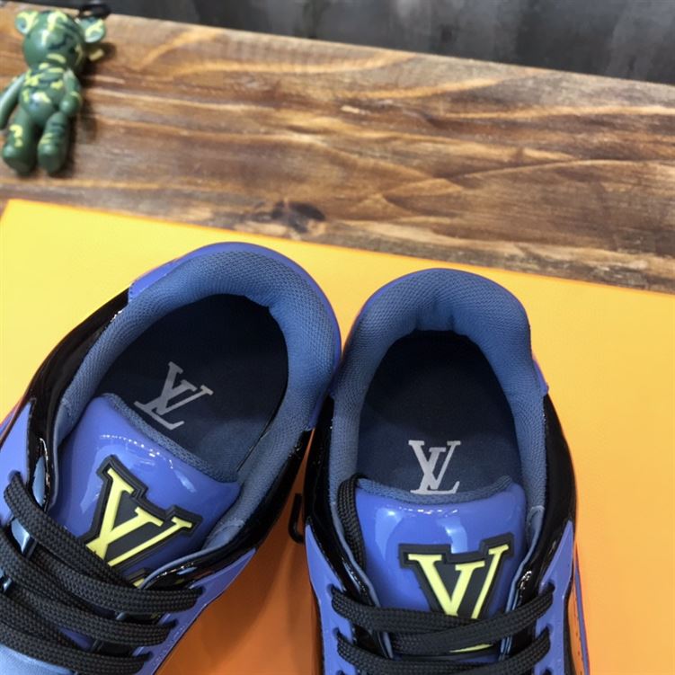 LOUIS VUITTON TRAINER SNEAKERS IN NAVY BLUE PATENT CANVAS - LVS034