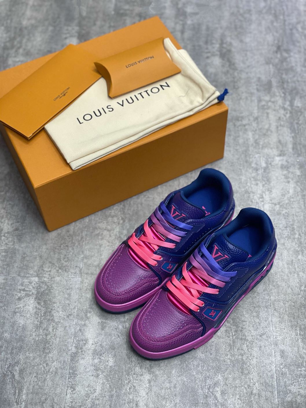 LOUIS VUITTON TRAINER SNEAKERS IN PINK - LVS003
