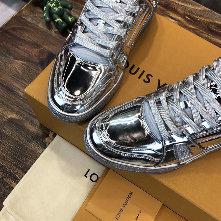 LOUIS VUITTON TRAINER SNEAKERS IN SILVER METALLIC CANVAS - LVS035