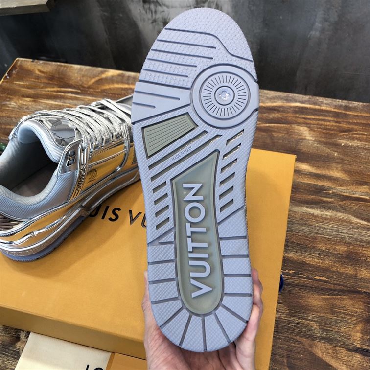 LOUIS VUITTON TRAINER SNEAKERS IN SILVER METALLIC CANVAS - LVS035
