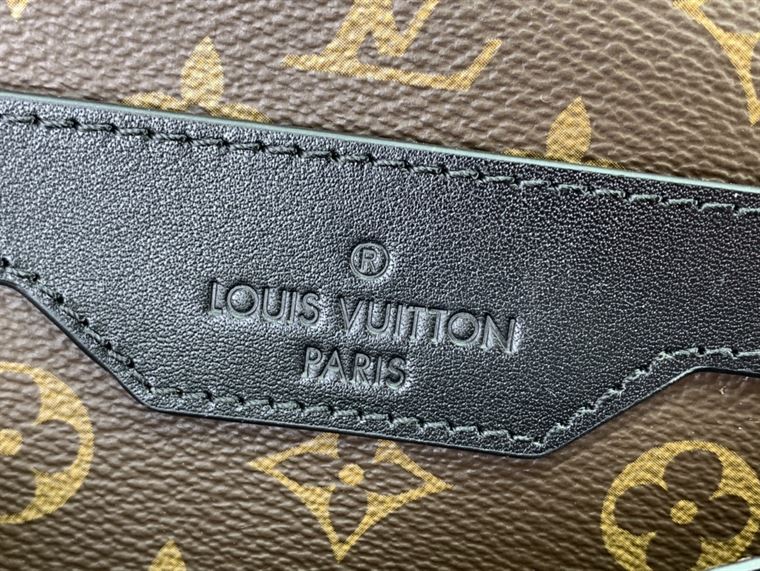 LOUIS VUITTON TRIO MESSENGER BAG - LVB055