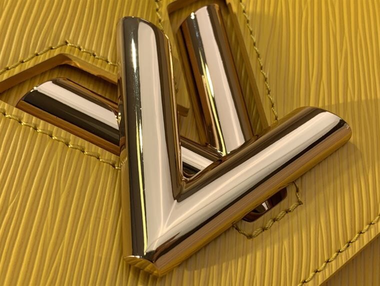 LOUIS VUITTON TWIST MM EPI LEATHER