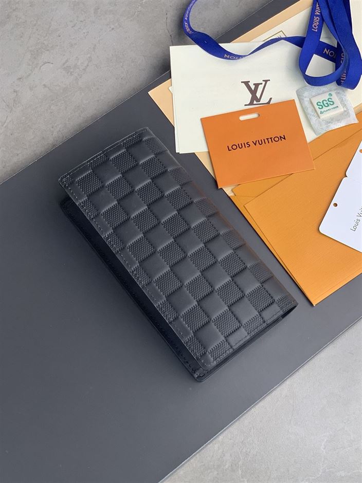 LOUIS VUITTON ZIPPY WALLET VERTICAL DAMIER