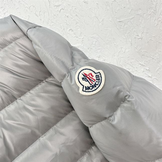 MONCLER ACORUS QUILTED DOWN JACKET IN GREY - MC058