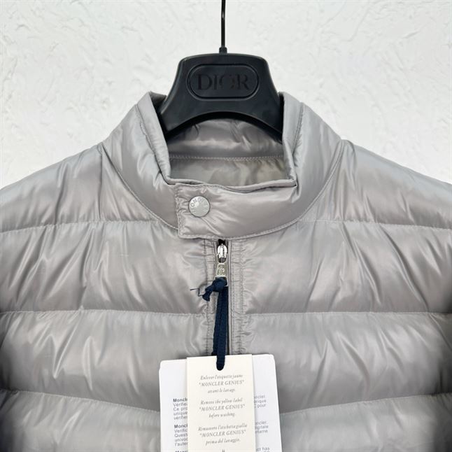 MONCLER ACORUS QUILTED DOWN JACKET IN GREY - MC058