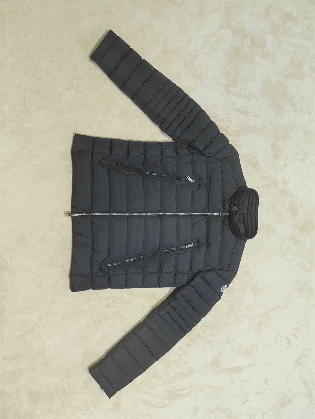 MONCLER AMIOT SHORT DOWN JACKET BLACK - MC091