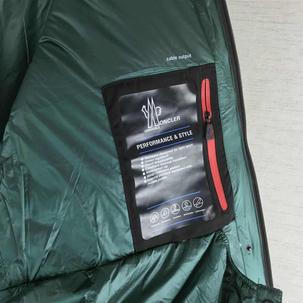 MONCLER COAT - MC102