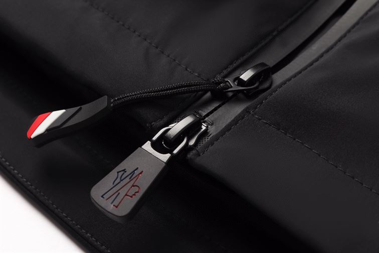 MONCLER COAT - MC105