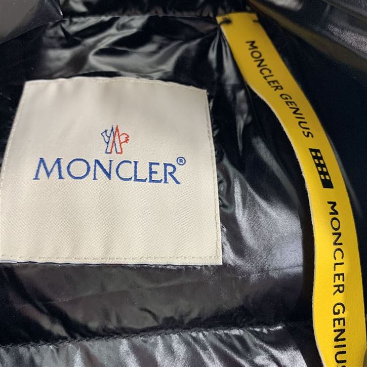 MONCLER COAT - MC117