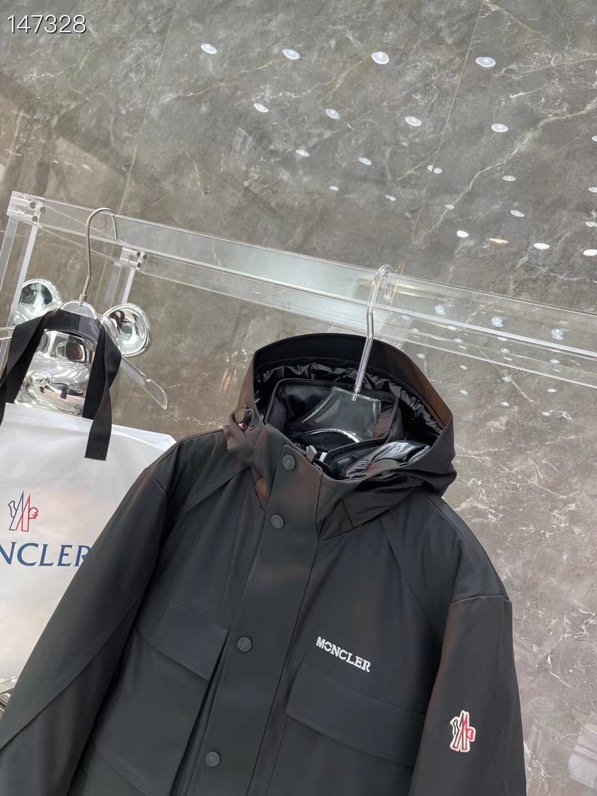 MONCLER COAT - MC121