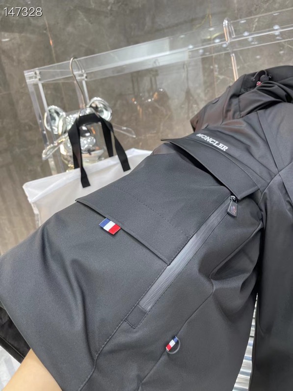 MONCLER COAT - MC121